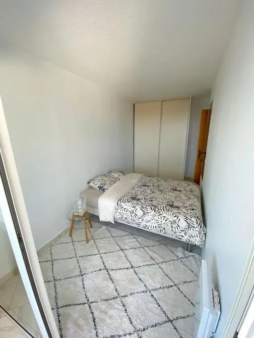 Appartement Spacieux 65M2, Avec Piscine Et Parking Frejus Apartment